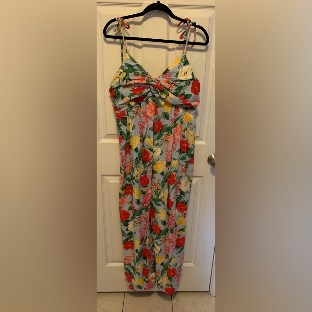 Old Navy Floral Jumpsuit/ Romper. Size XL.
